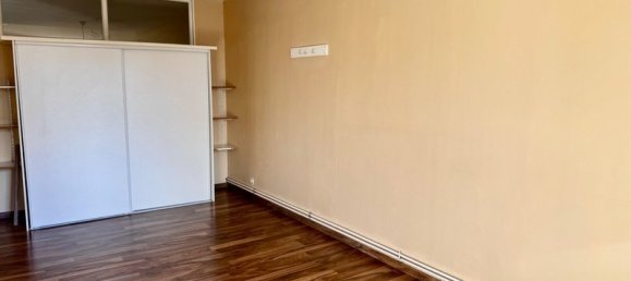 2 chambres Appartement à Saint-Quentin, France No. 233164 3