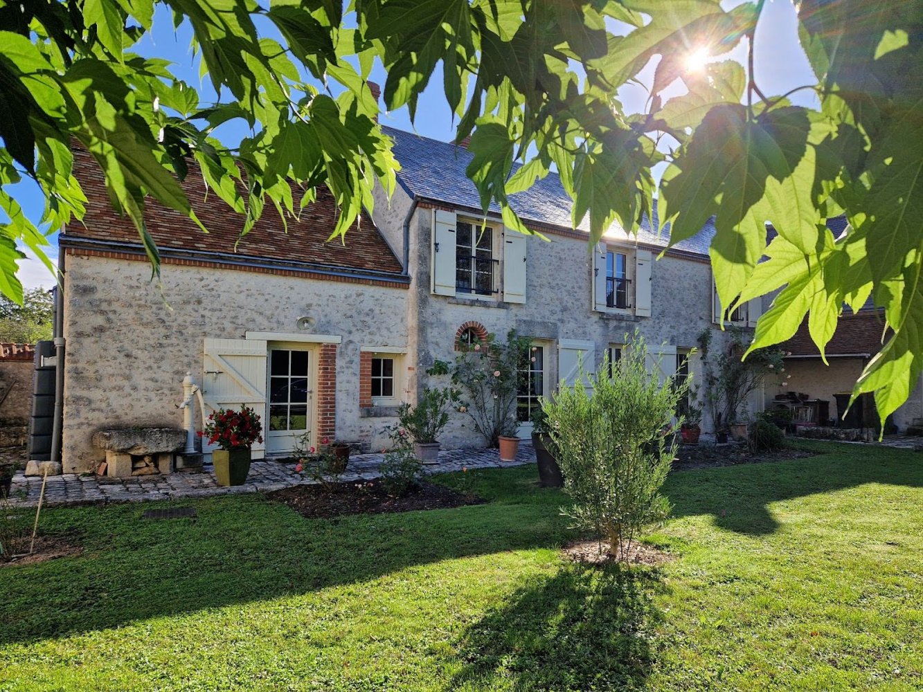 5 bedrooms House in Josnes, France No. 243534