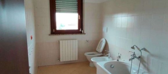 Apartamento de 3 habitaciónes en Dalmine, Italy No. 274377 14