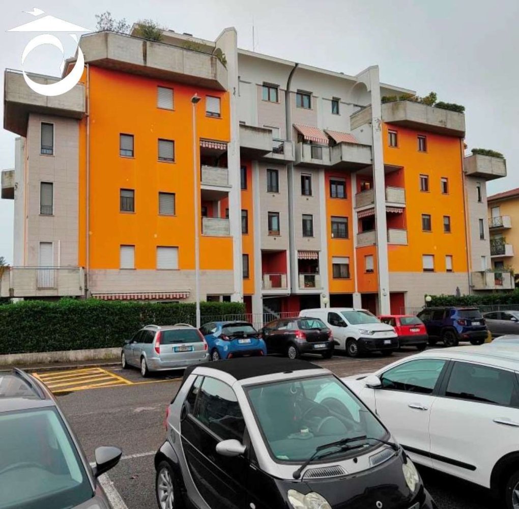 Apartamento de 3 habitaciónes en Dalmine, Italy No. 274377