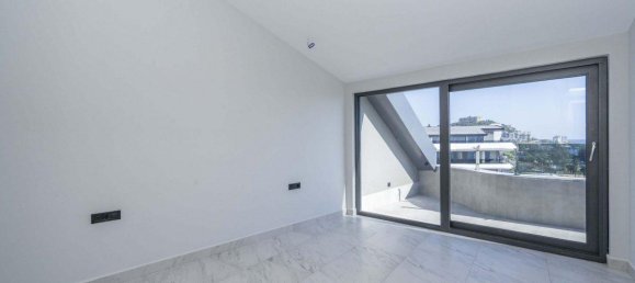 3 rooms Penthouse in Kargicak, Turkey No. 10101 17