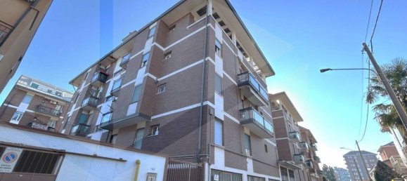 2 rooms Apartment in Cinisello Balsamo, Italy No. 20135 13