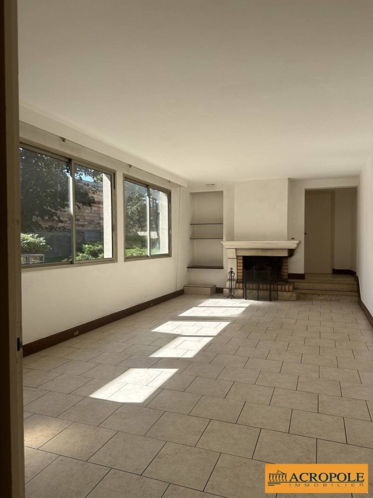 2 bedrooms House in Neuvy-sur-Barangeon, France No. 72357