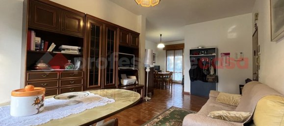 5 rooms Apartment in Isola della Scala, Italy No. 11402 6