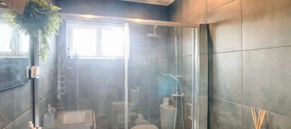 Casa de 4 dormitorios en Savigneux, France No. 196097 8