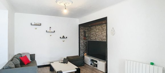 Casa de 4 dormitorios en Savigneux, France No. 196097 3