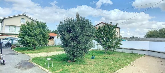 Casa de 4 dormitorios en Savigneux, France No. 196097 9