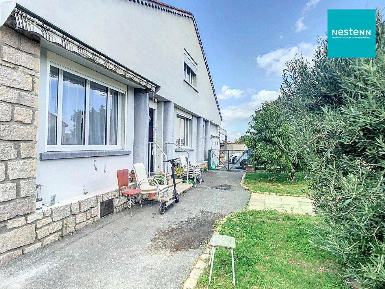 Casa de 4 dormitorios en Savigneux, France No. 196097