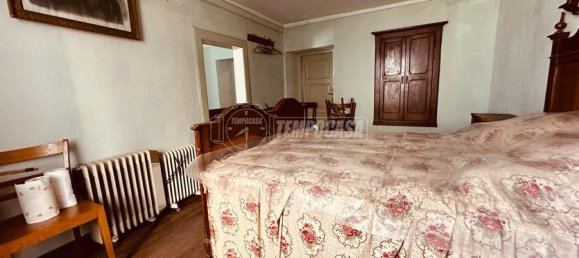 4 rooms Apartment in Schignano, Italy No. 123198 12