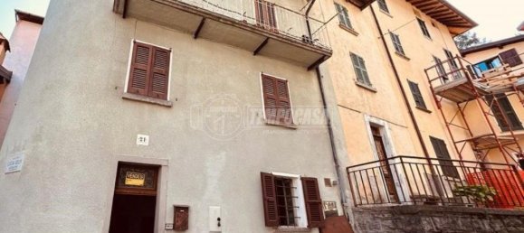 4 rooms Apartment in Schignano, Italy No. 123198 20
