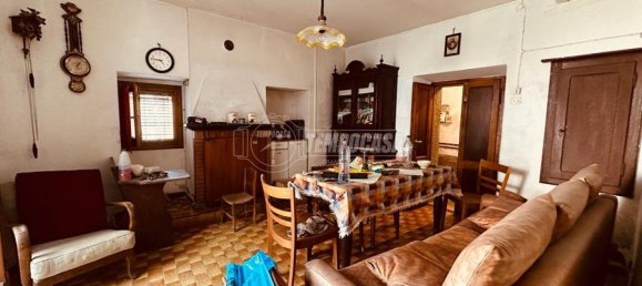 4 rooms Apartment in Schignano, Italy No. 123198 5