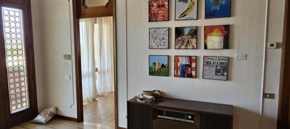 7 rooms House in Vigonza, Italy No. 29948 7