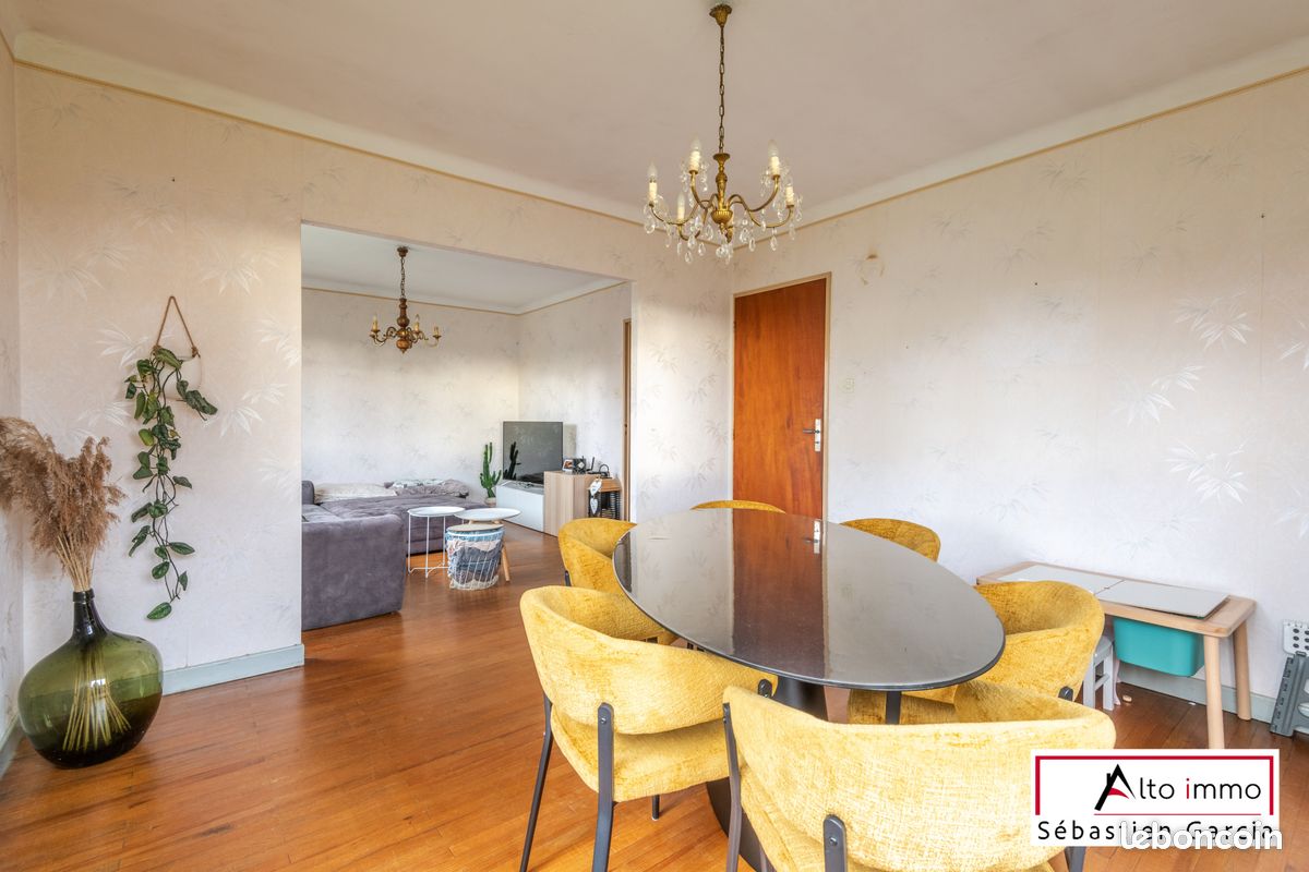 3 bedrooms House in Surbourg, France No. 212985