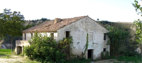 8 rooms House in Monterubbiano, Italy No. 128543 3