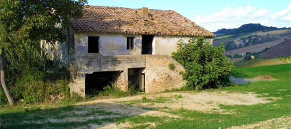 8 rooms House in Monterubbiano, Italy No. 128543 4