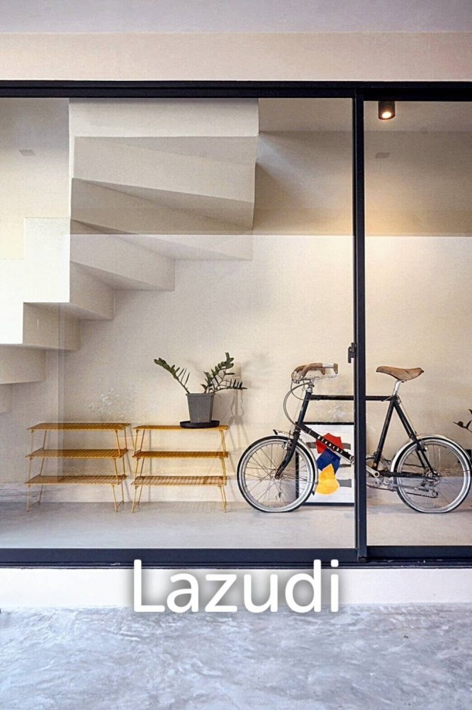 2 bedrooms Bungalow in Bangkok, Thailand No. 24173