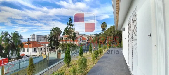 3 bedrooms House in Funchal, Portugal No. 146301 14