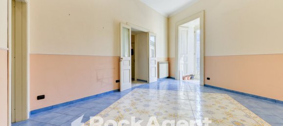 Квартира с 5 комнатами в Неаполь, Италия № 93121 15