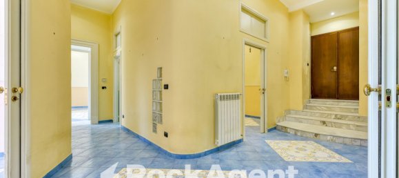 Квартира с 5 комнатами в Неаполь, Италия № 93121 35