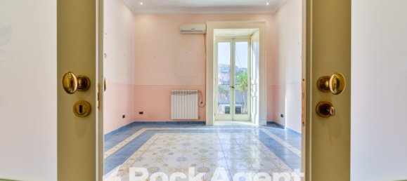 Квартира с 5 комнатами в Неаполь, Италия № 93121 9