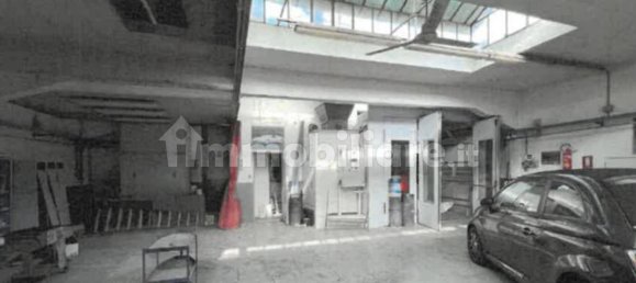 5 rooms Commercial property in Turin, Italy No. 296605 3