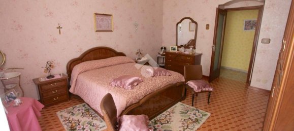 Квартира с 3 спальнями в Пинероло, Италия № 350205 19