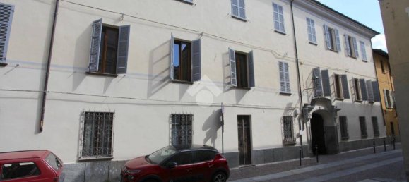 Квартира с 3 спальнями в Пинероло, Италия № 350205 39