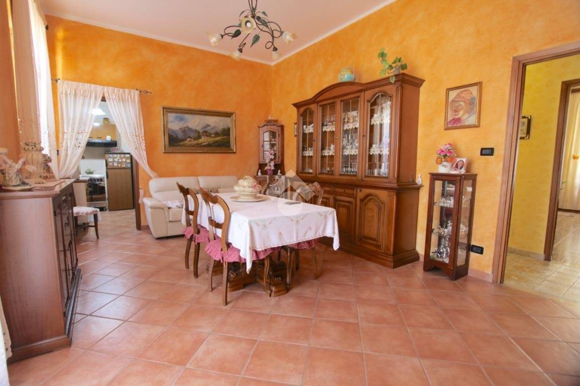 Квартира с 3 спальнями в Пинероло, Италия № 350205