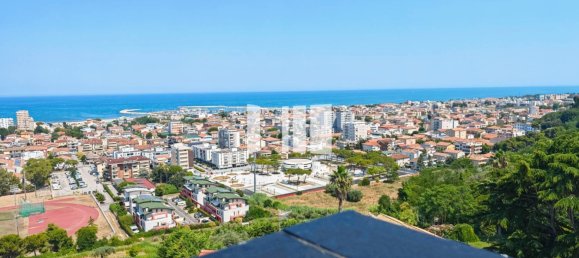 3 Schlafzimmer Penthouse in Giulianova, Italy, Nr. 345680 3