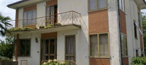 4 bedrooms Villa in Portogruaro, Italy No. 317168 3