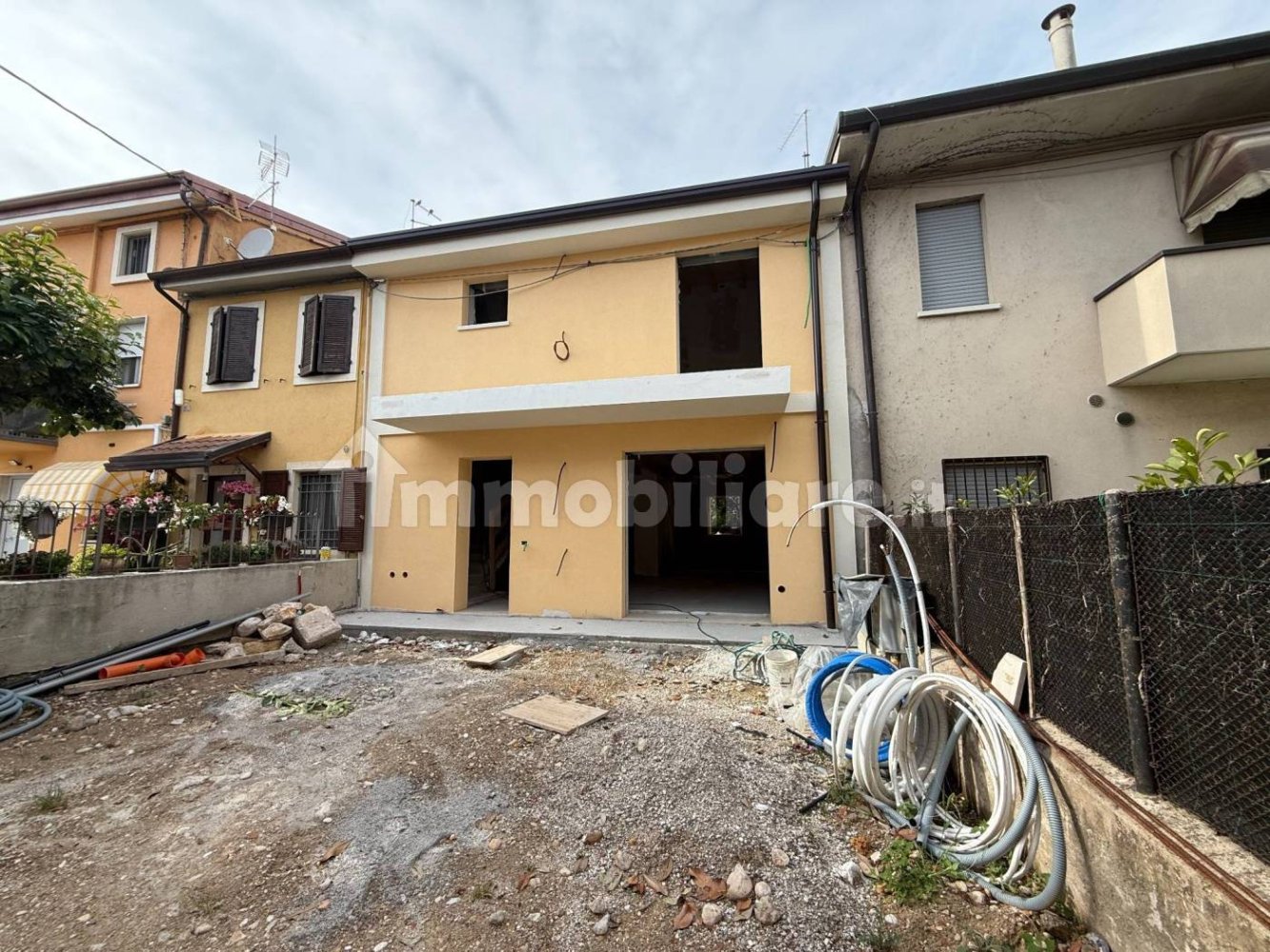 Дом с 3 спальнями в Колоньола аи Колли, Италия № 210740