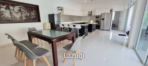 6 bedrooms Villa in Pattaya, Thailand No. 17512 4