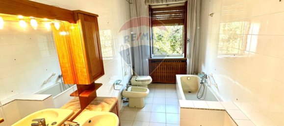 Villa de 3 dormitorios en Alice Castello, Italy No. 178820 35