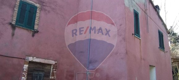 5 bedrooms House in Pomarance, Italy No. 151902 4