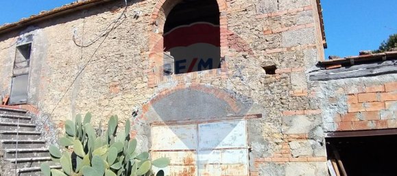 5 bedrooms House in Pomarance, Italy No. 151902 10