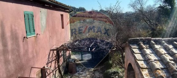 5 bedrooms House in Pomarance, Italy No. 151902 26