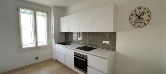 Apartamento de 3 dormitorios en Mirandola, Italy No. 314592 3