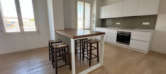 Apartamento de 3 dormitorios en Mirandola, Italy No. 314592 2