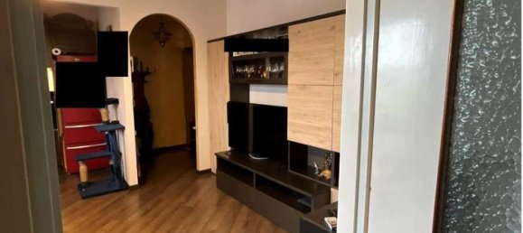 Квартира с 3 комнатами в Бусто Арсицио, Италия № 185306 2