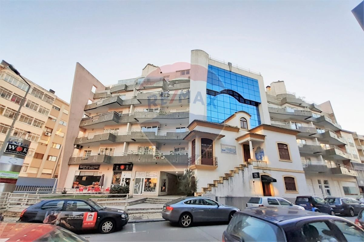 938m² Commercial property in Aveiro, Portugal No. 144022