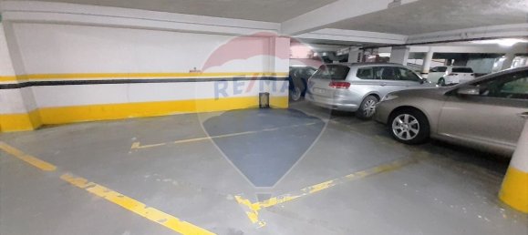 938m² Commercial property in Aveiro, Portugal No. 144022 2