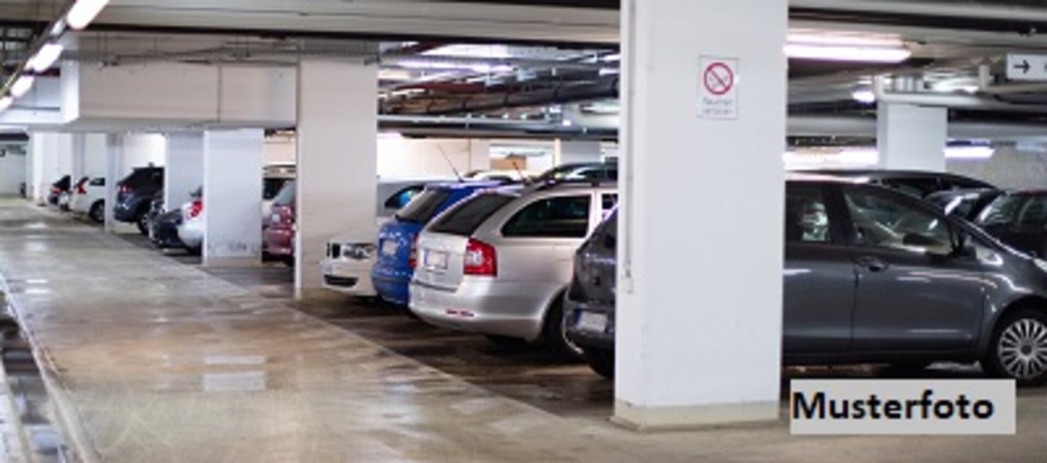  Parking in Linz, Austria No. 204688