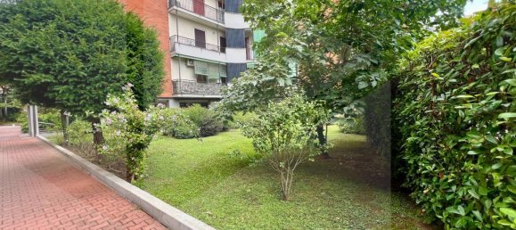 Квартира с 2 комнатами в Сесто Сан Джованни, Италия № 29304 24