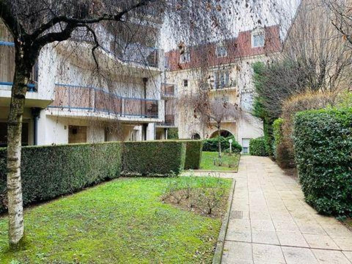 3 bedrooms Condo in Dijon, France No. 5875