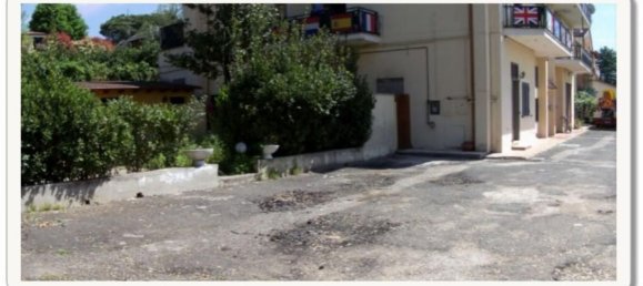 2-salle Appartement à Valmontone, Italy No. 25845 16