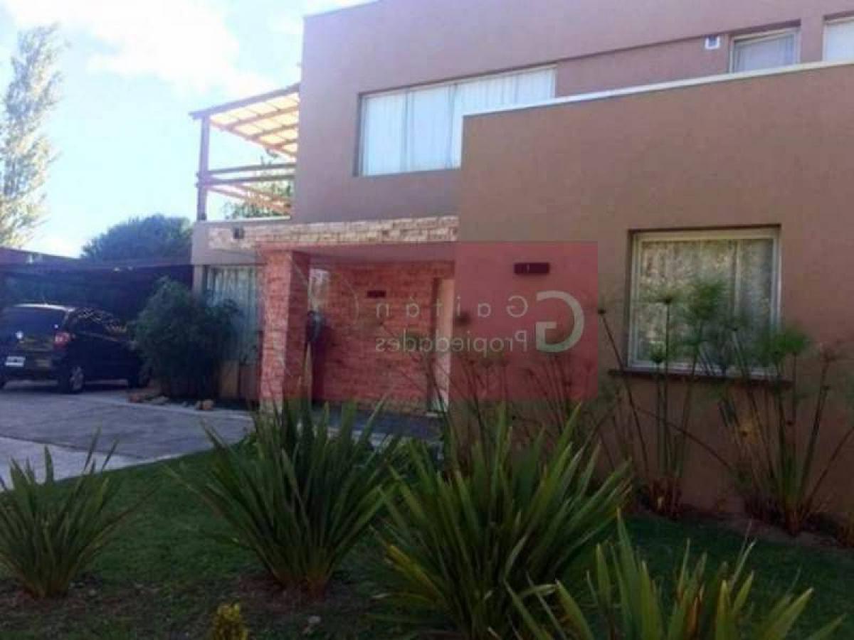 Дом с 4 спальнями в Тигре, Аргентина № 69718