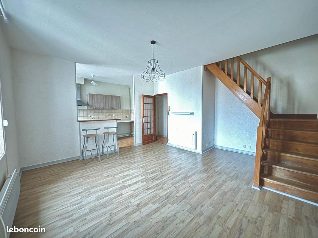 3 bedrooms Duplex in Bourges, France No. 228366