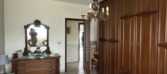 5-Zimmer Wohnung in Carmagnola, Italy, Nr. 228115 4