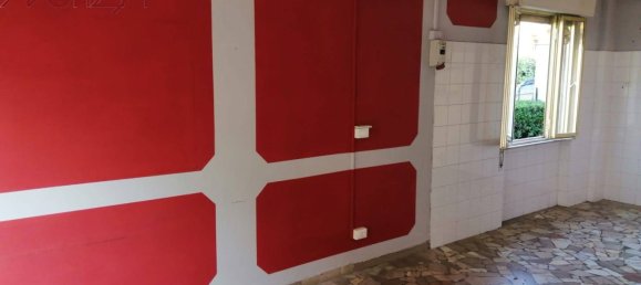 1 room Commercial property in Lucca, Italy No. 62745 8