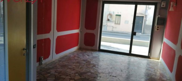 1 room Commercial property in Lucca, Italy No. 62745 6